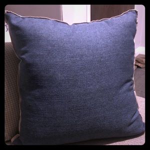 Set of two accent pillows